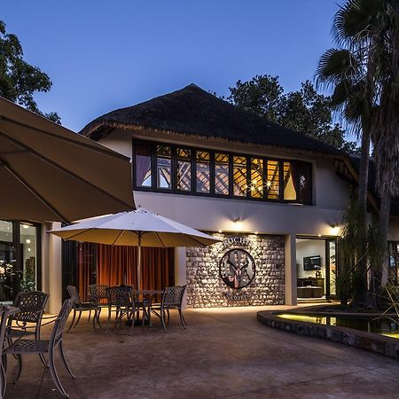 La Rochelle Lodge Okaukuejo Eksteriør bilde