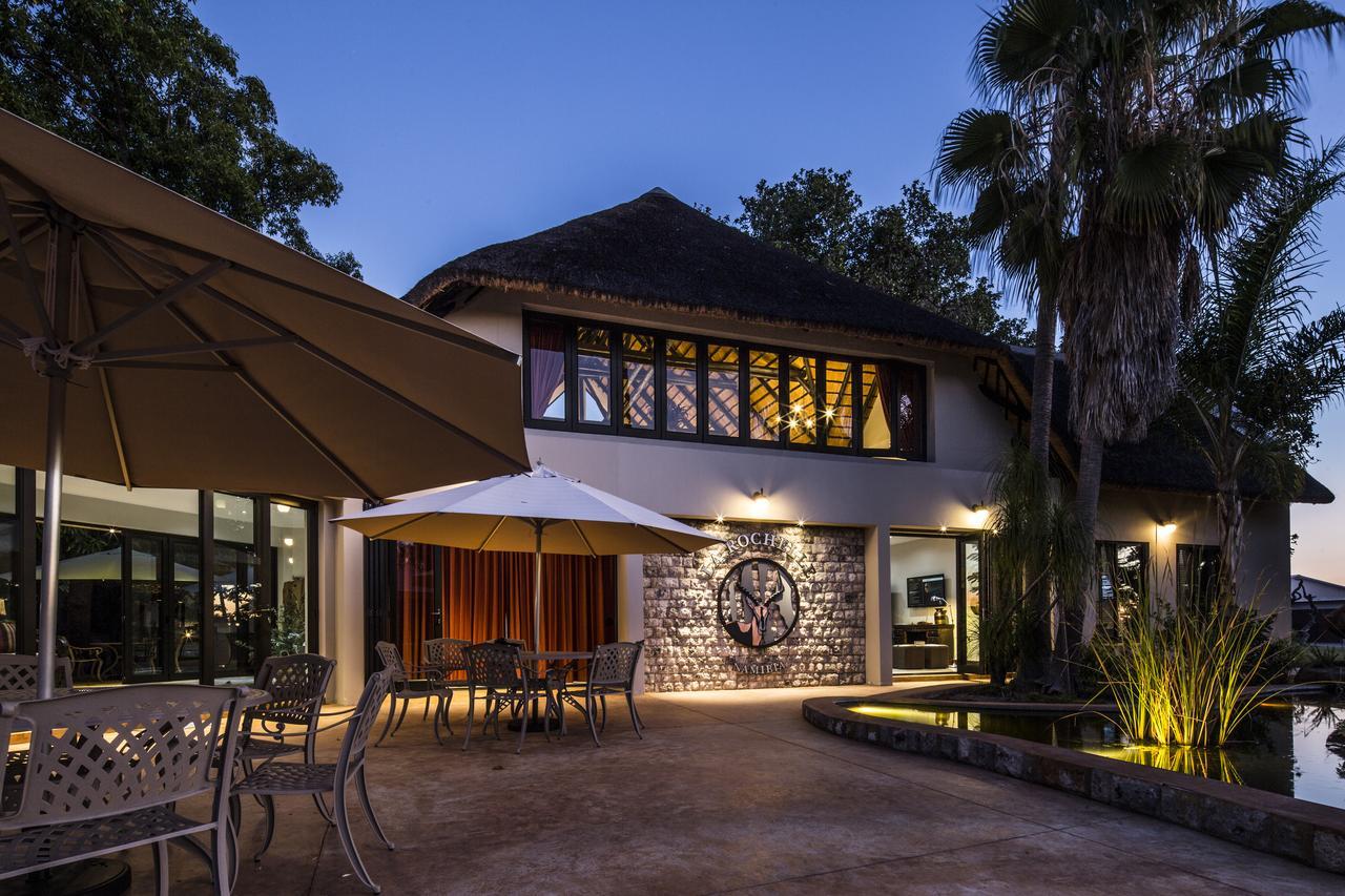 La Rochelle Lodge Okaukuejo Eksteriør bilde