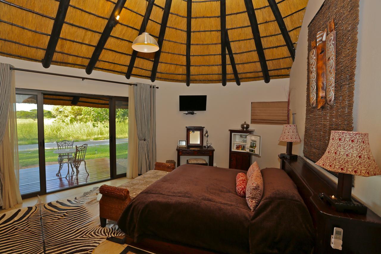 La Rochelle Lodge Okaukuejo Eksteriør bilde