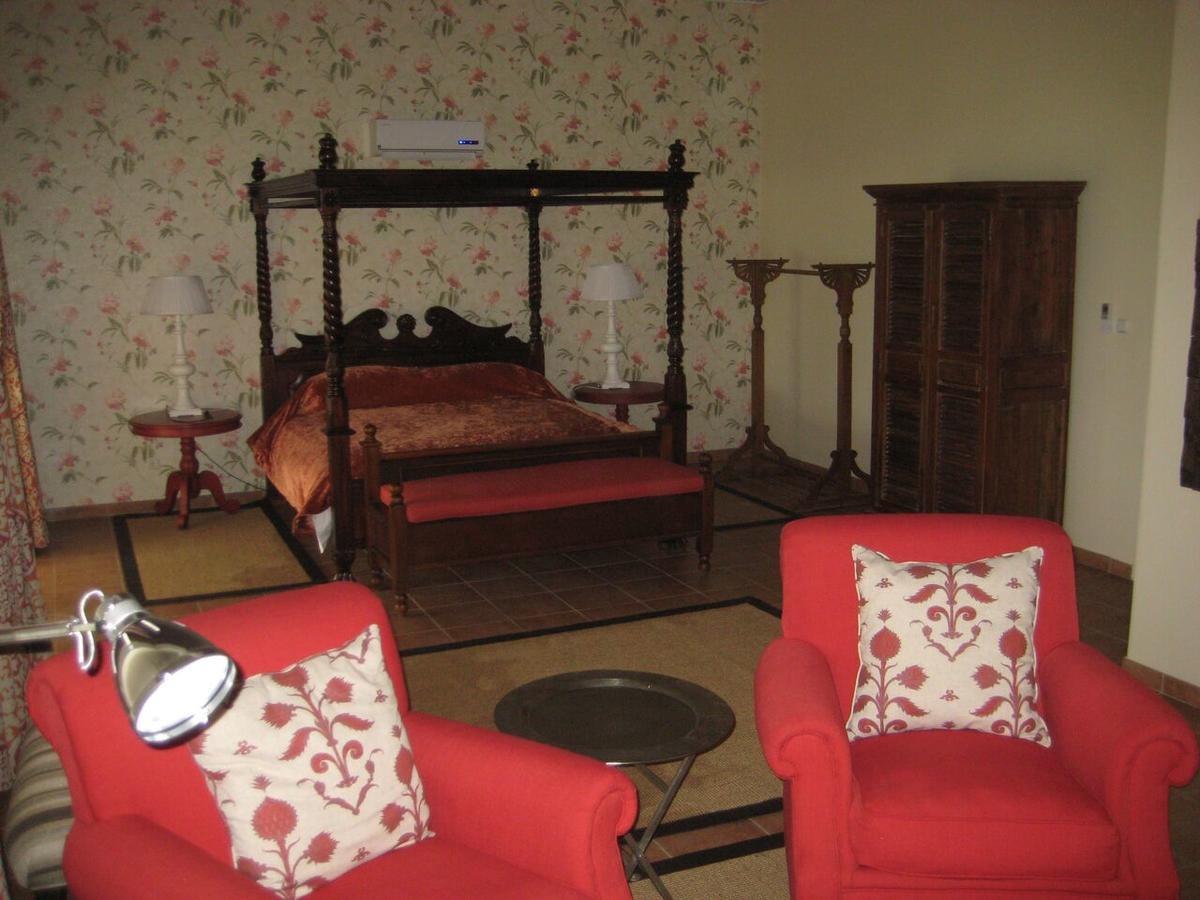 La Rochelle Lodge Okaukuejo Eksteriør bilde