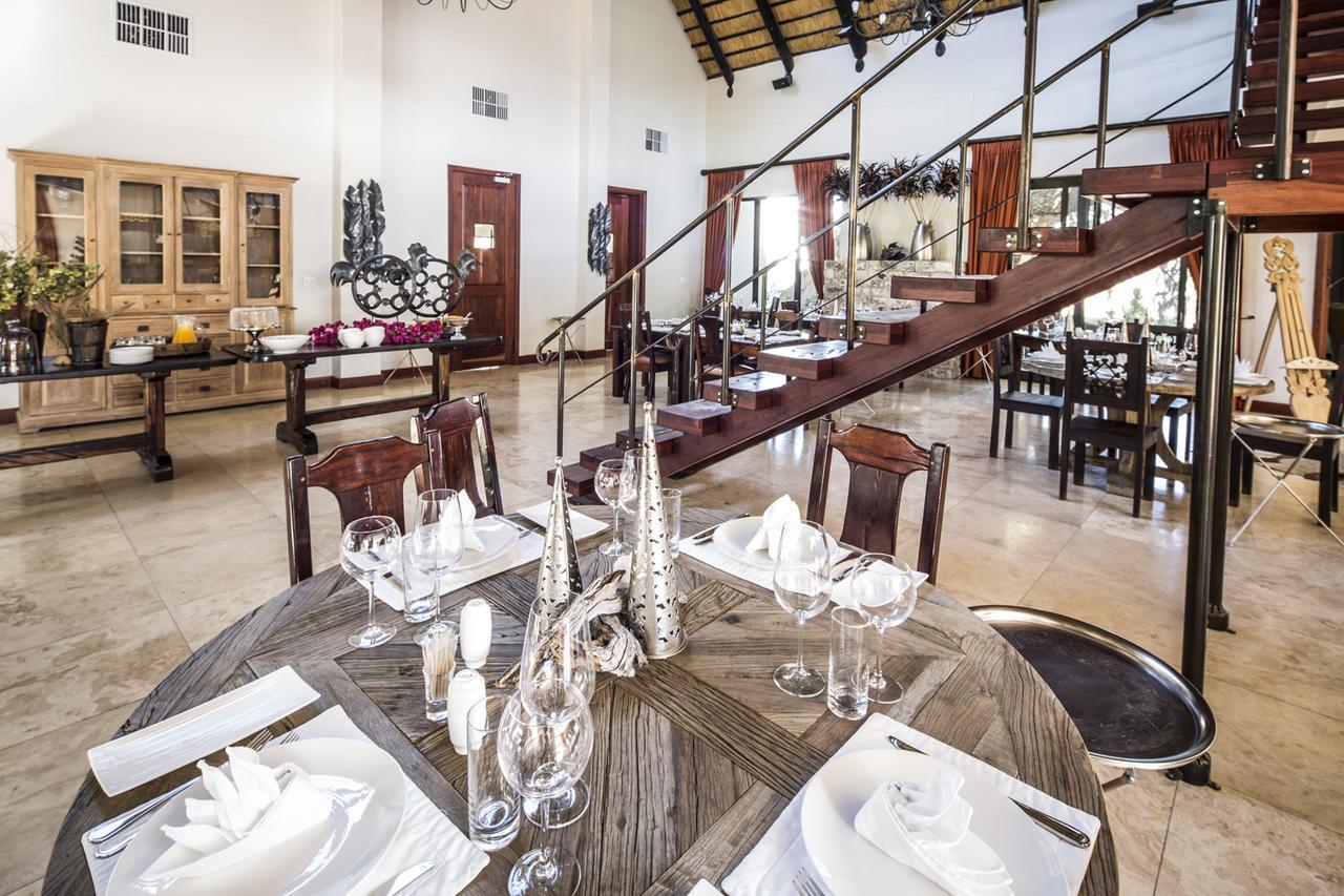 La Rochelle Lodge Okaukuejo Eksteriør bilde