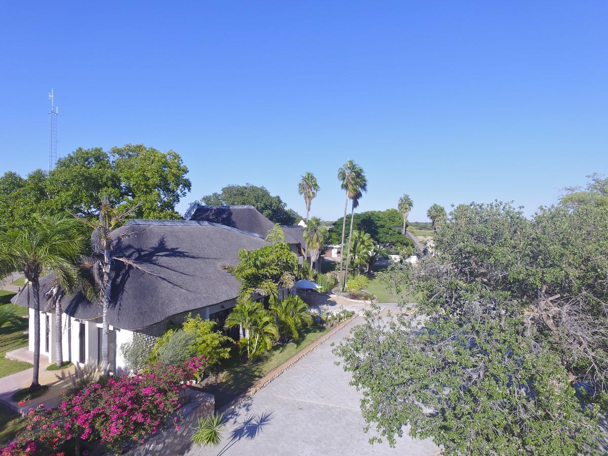 La Rochelle Lodge Okaukuejo Eksteriør bilde