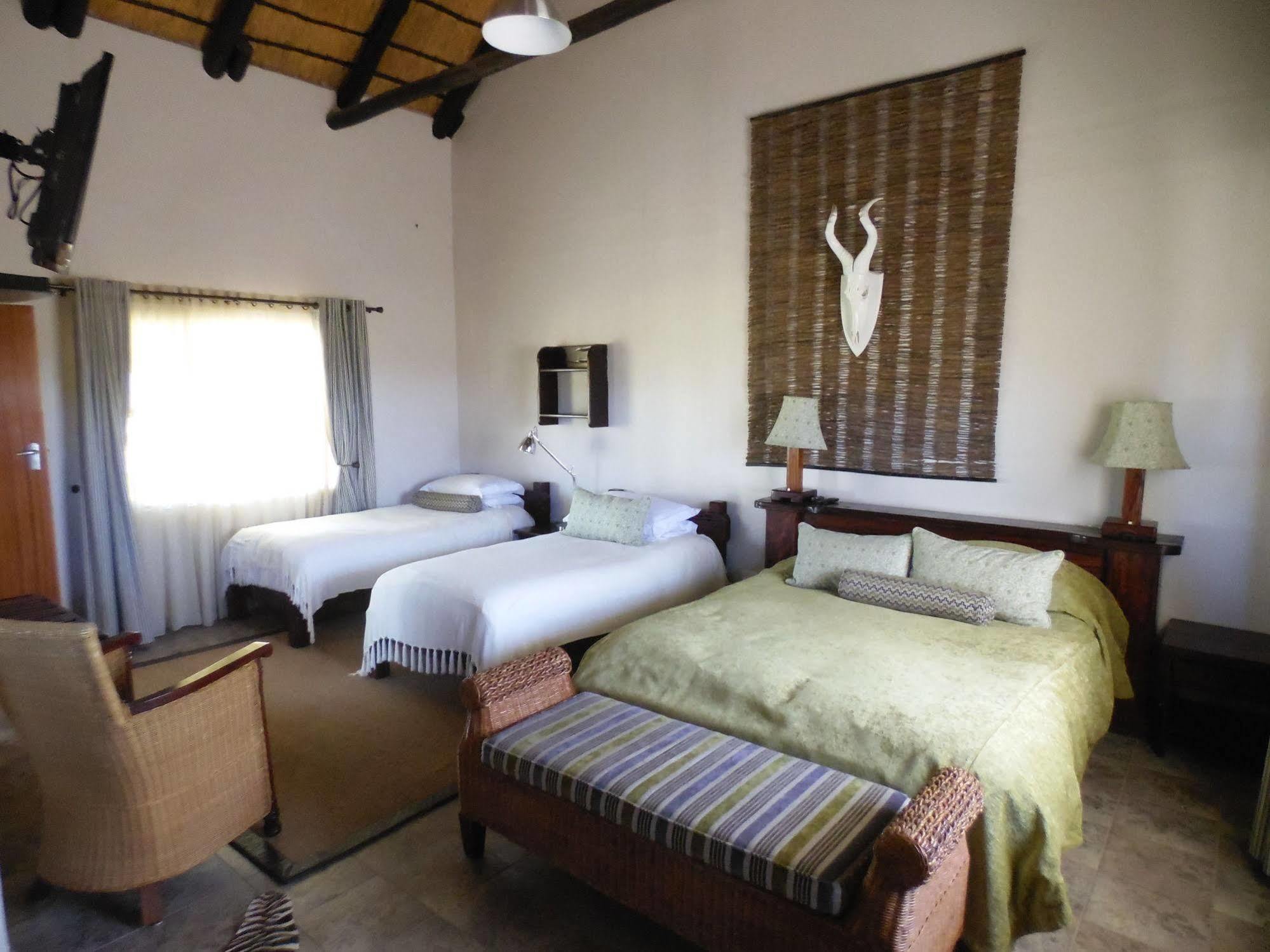 La Rochelle Lodge Okaukuejo Eksteriør bilde