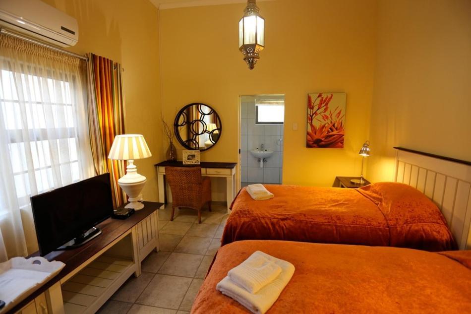 La Rochelle Lodge Okaukuejo Eksteriør bilde