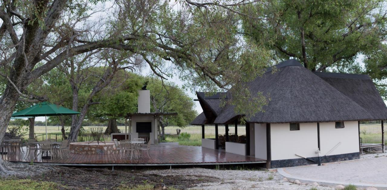 La Rochelle Lodge Okaukuejo Eksteriør bilde